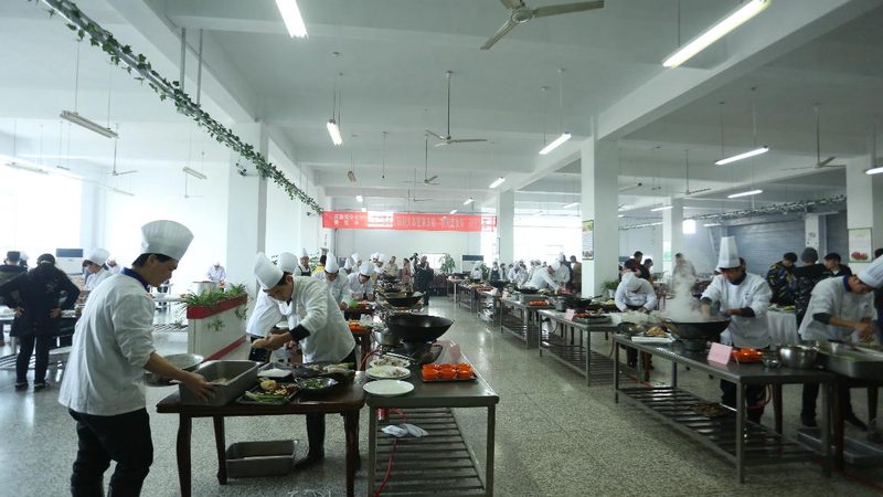 饼干保质期内发霉，厂家赔偿是否合理？**